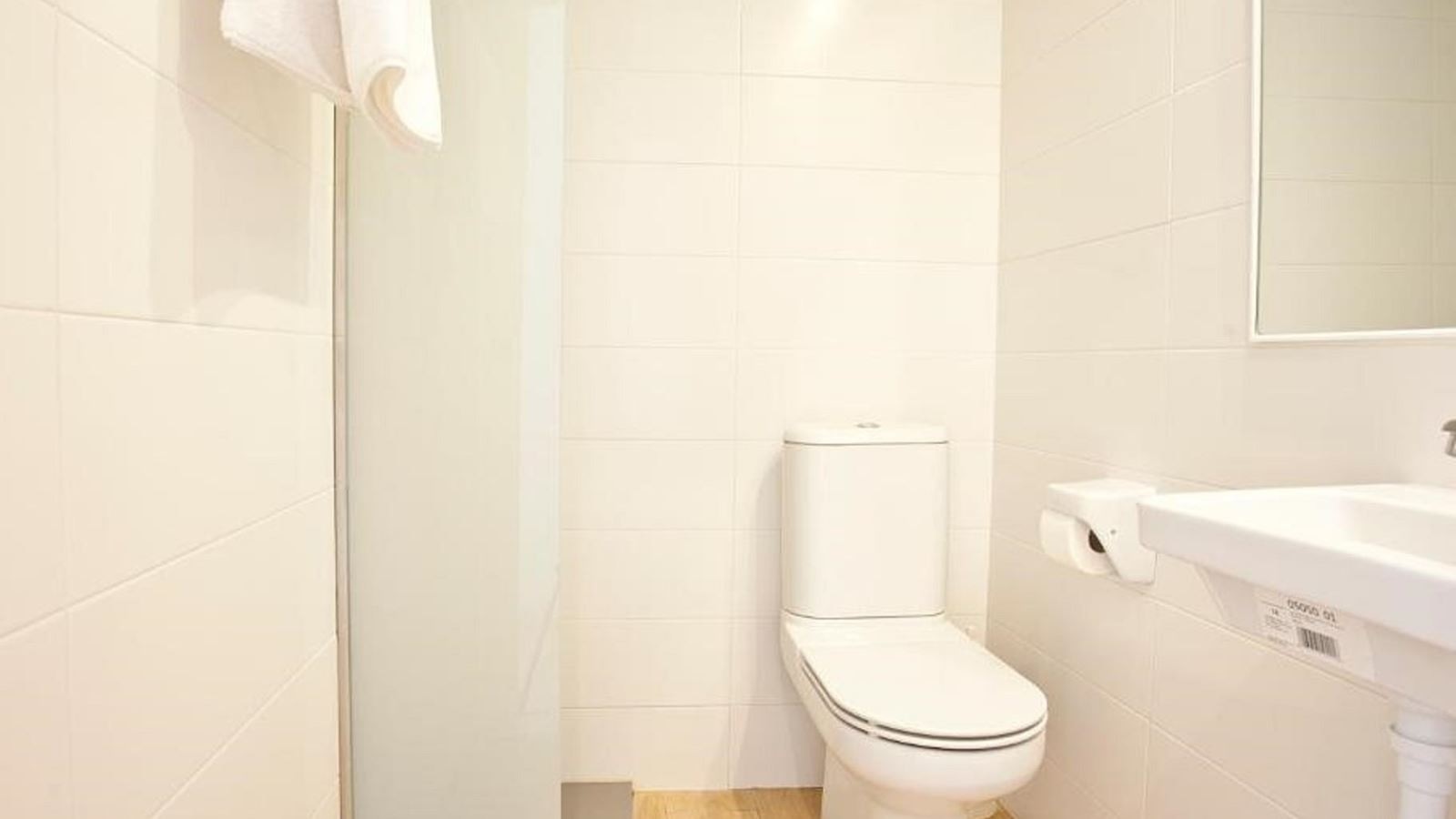 rooms-room-single-balcony-or-terrace