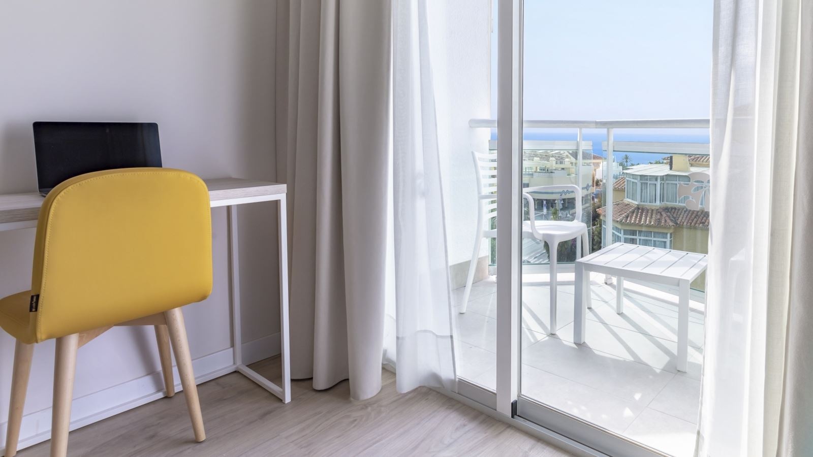 rooms-partial-sea-view-balcony-or-terrace