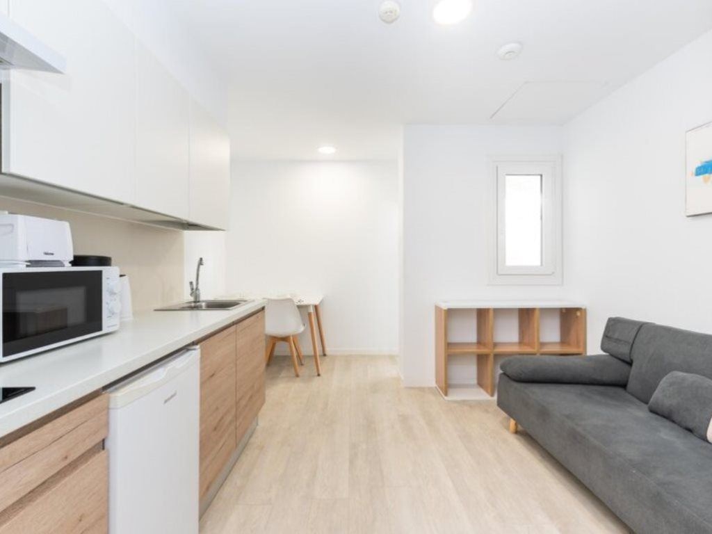 rooms-apartment-24-balcony-or-terrace