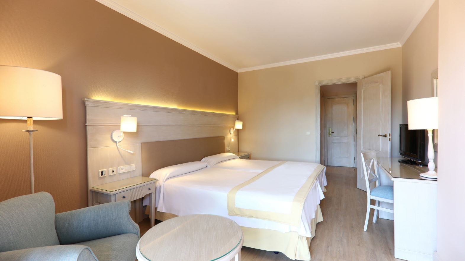 rooms-double-sv-balcony-or-terrace