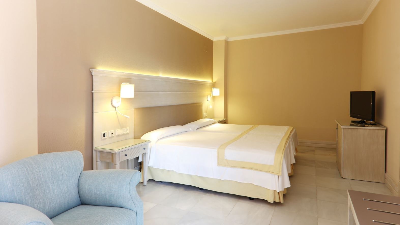 rooms-suite-sea-view-balcony-or-terrace