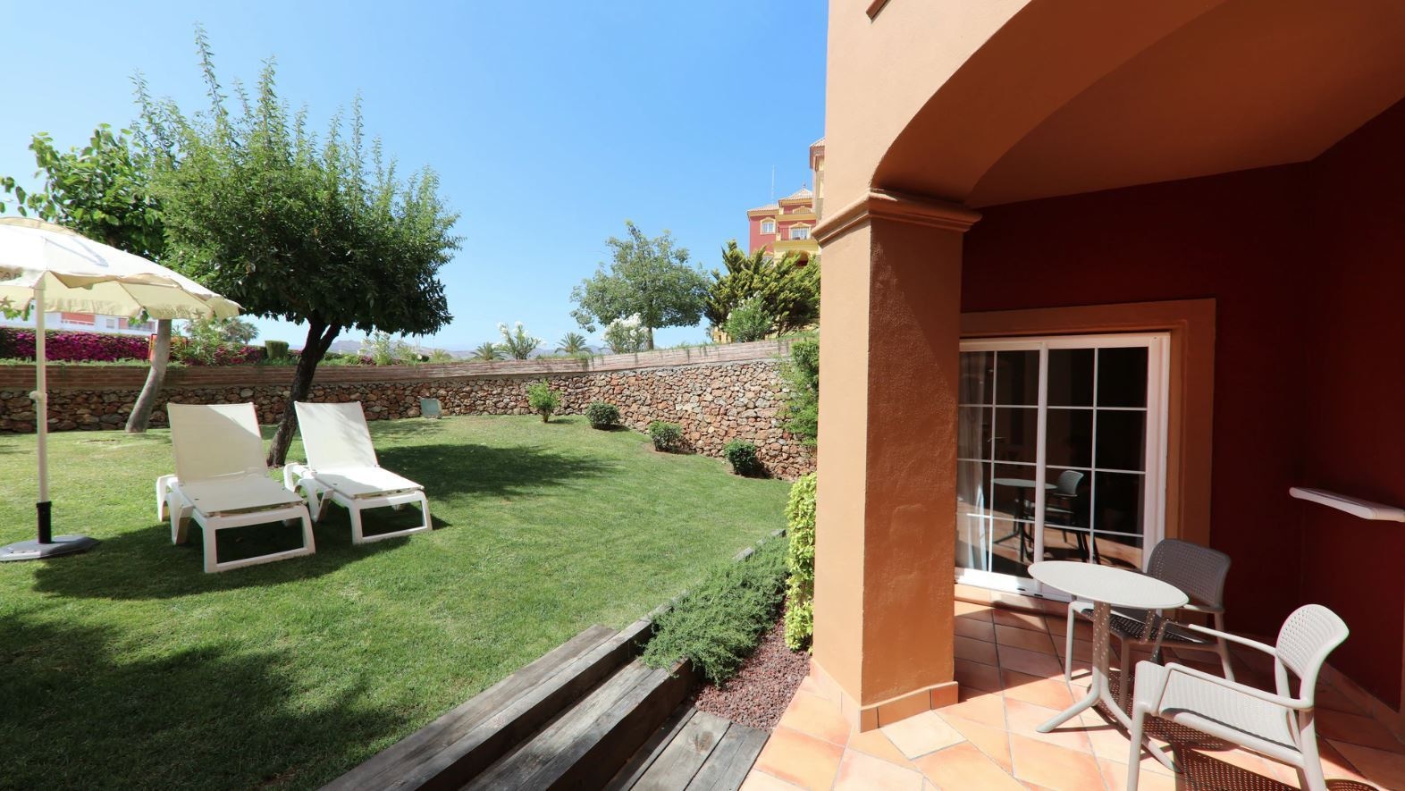 rooms-suite-sea-view-balcony-or-terrace