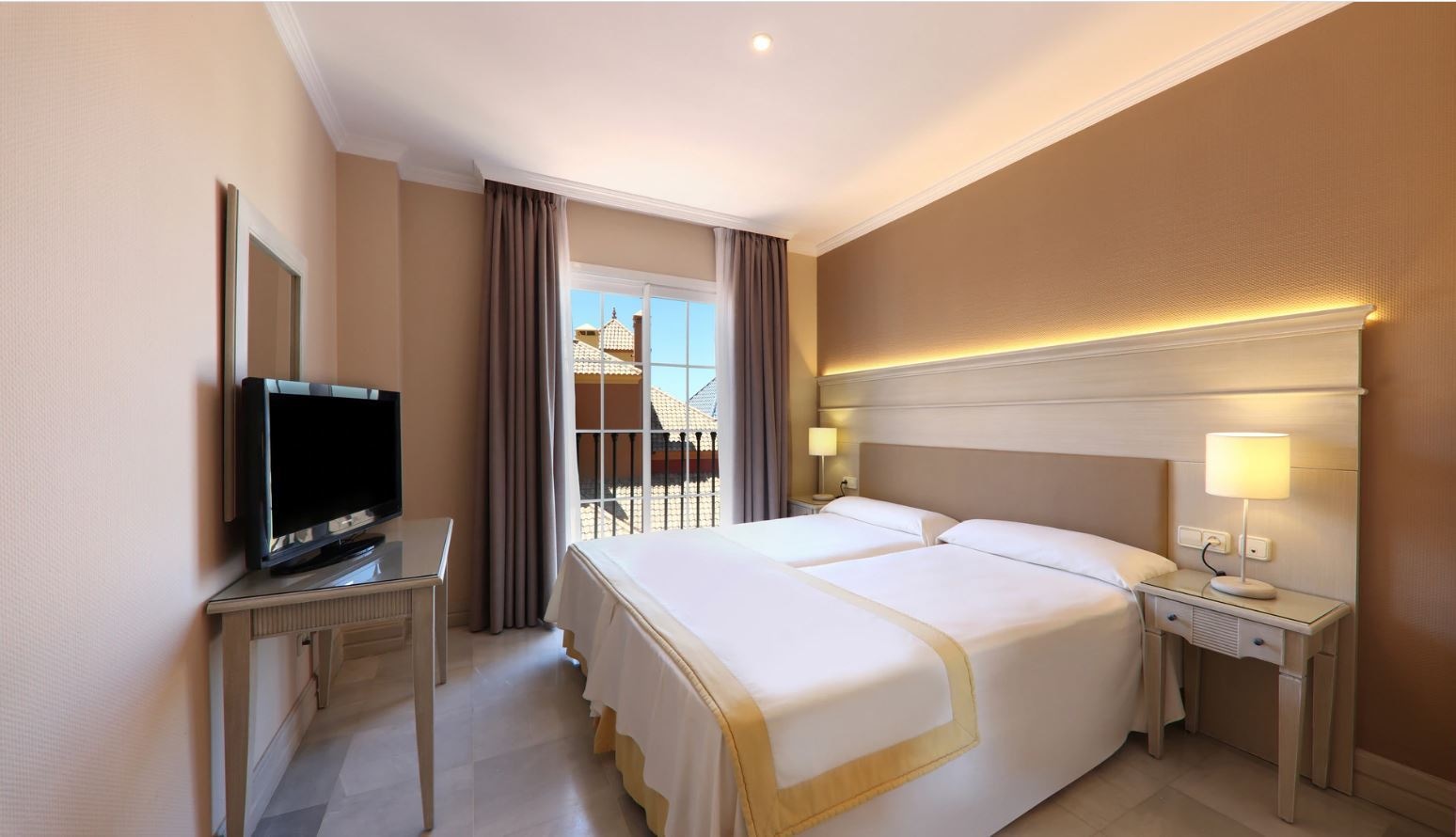 rooms-apt-1-bedroom-balcony-or-terrace