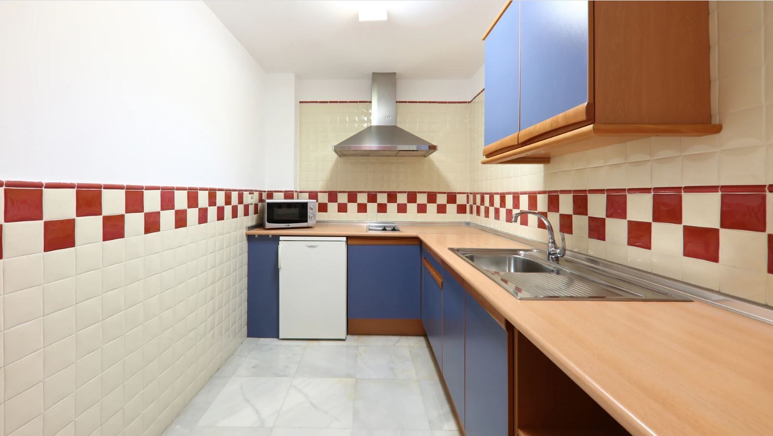 rooms-apt-1-bedroom-balcony-or-terrace