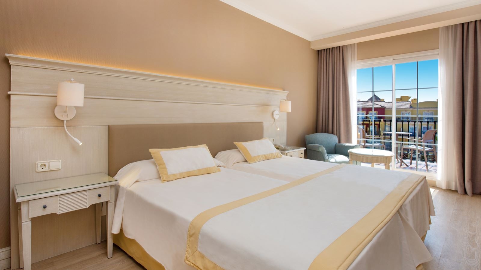 rooms-double-sv-balcony-or-terrace