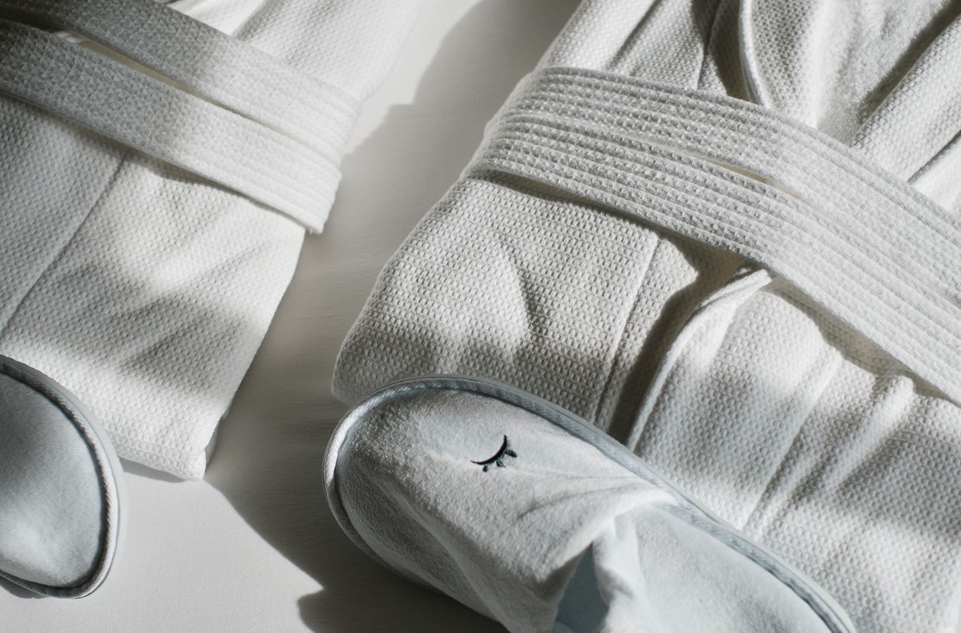 rooms-s2b-one-bedroom-suite-balcony-or-terrace