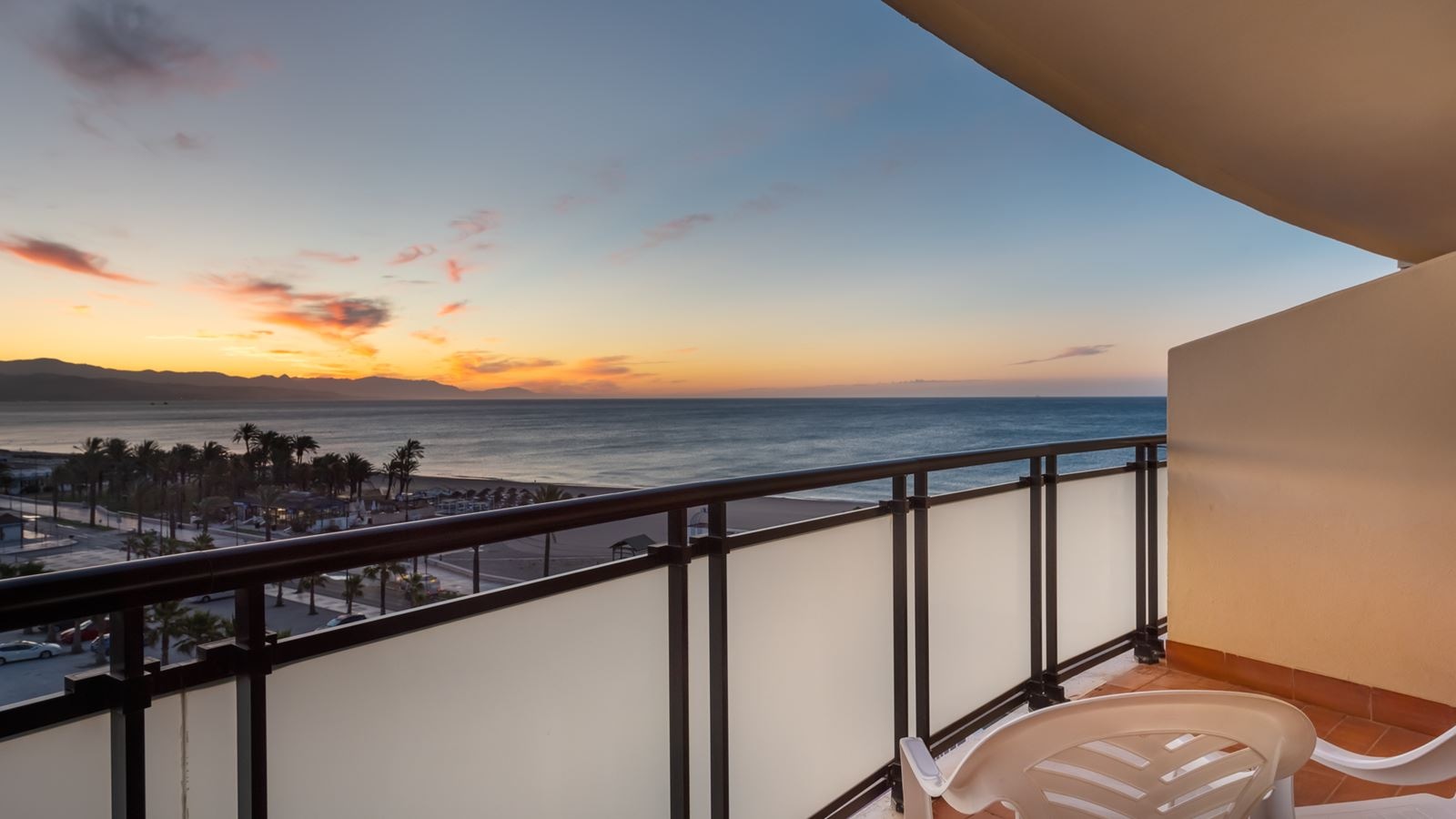 rooms-db--superior-vista-mar-lateral