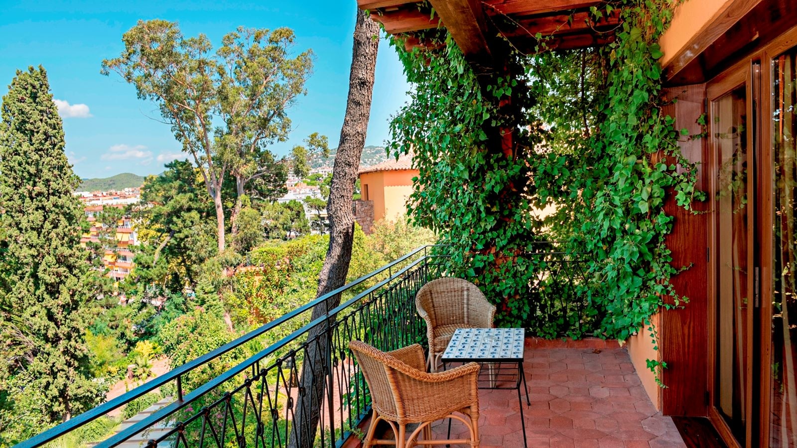 rooms-classic-garden-view-room