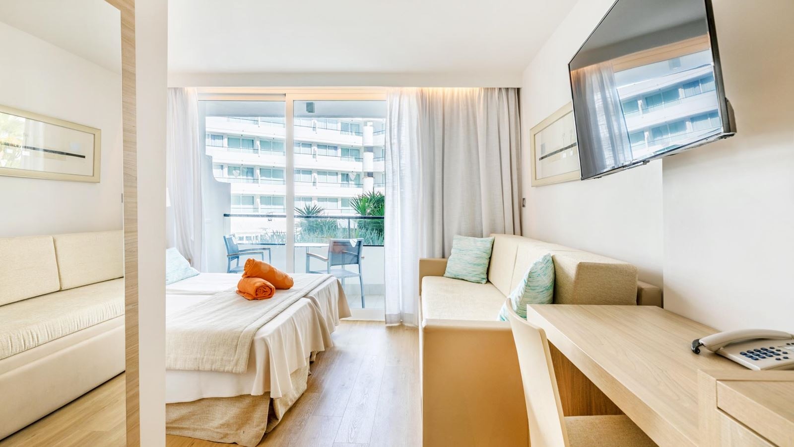 rooms-double-room-pool-view-balcony-or-terrace