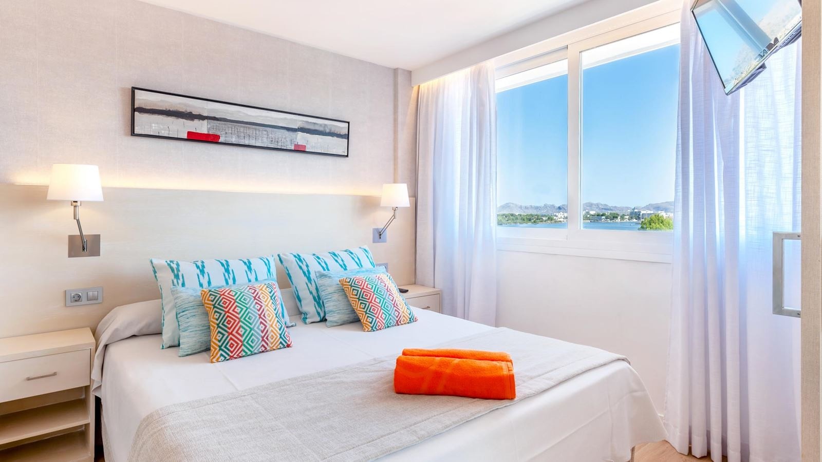 rooms-apt-1-bedroom-lake-view