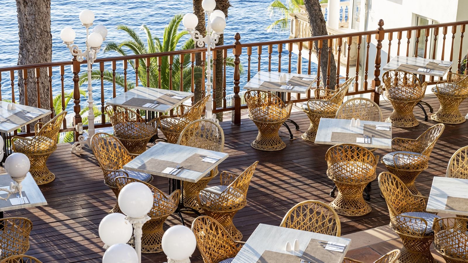 restaurants-restaurants