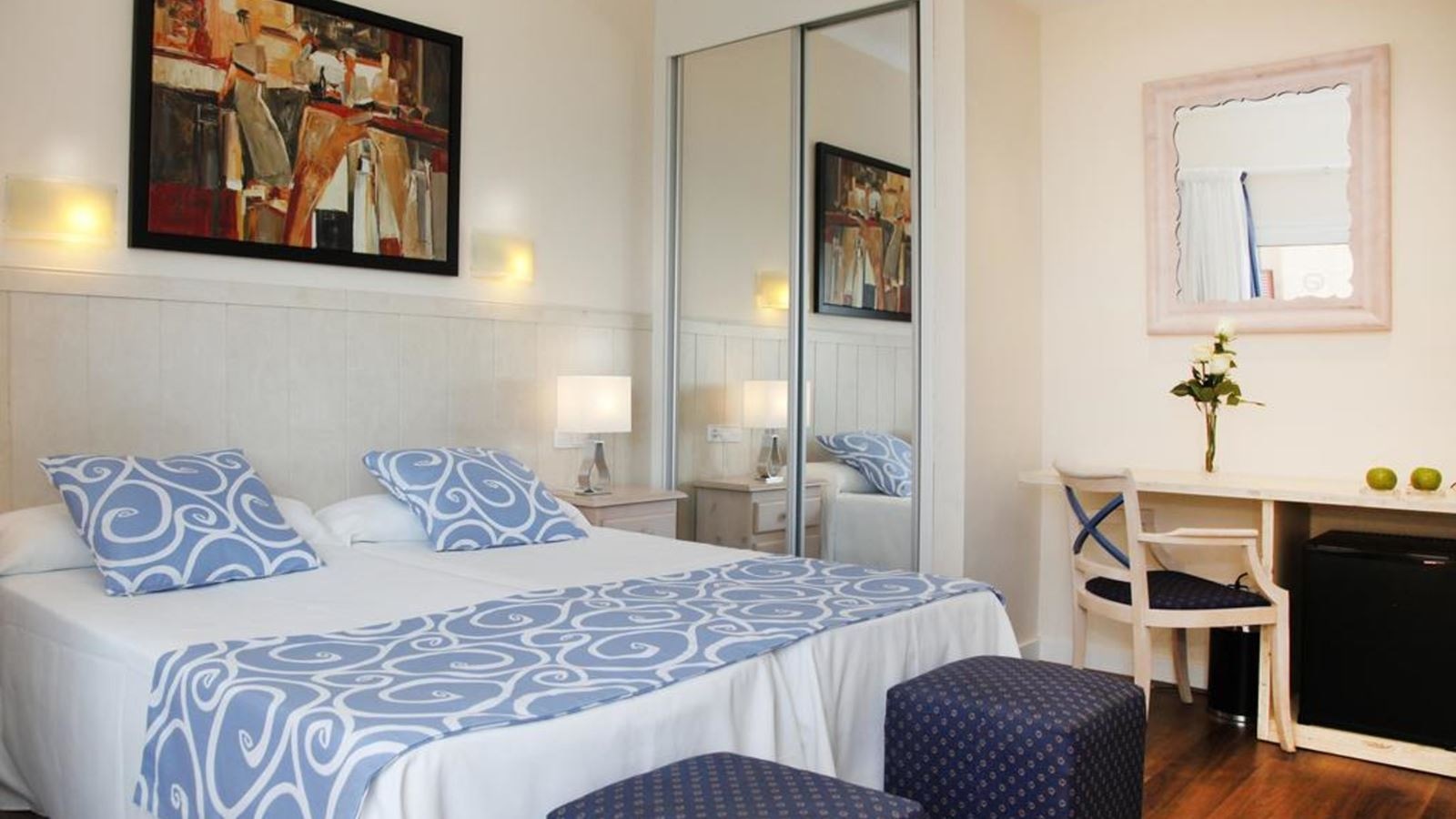 rooms-suite-with-balcony