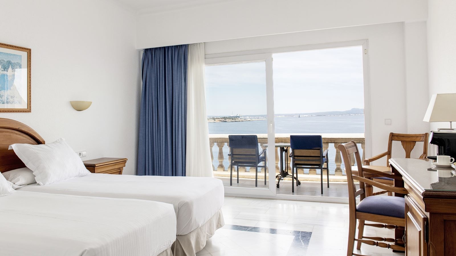 rooms-double-single-use-side-sea-view