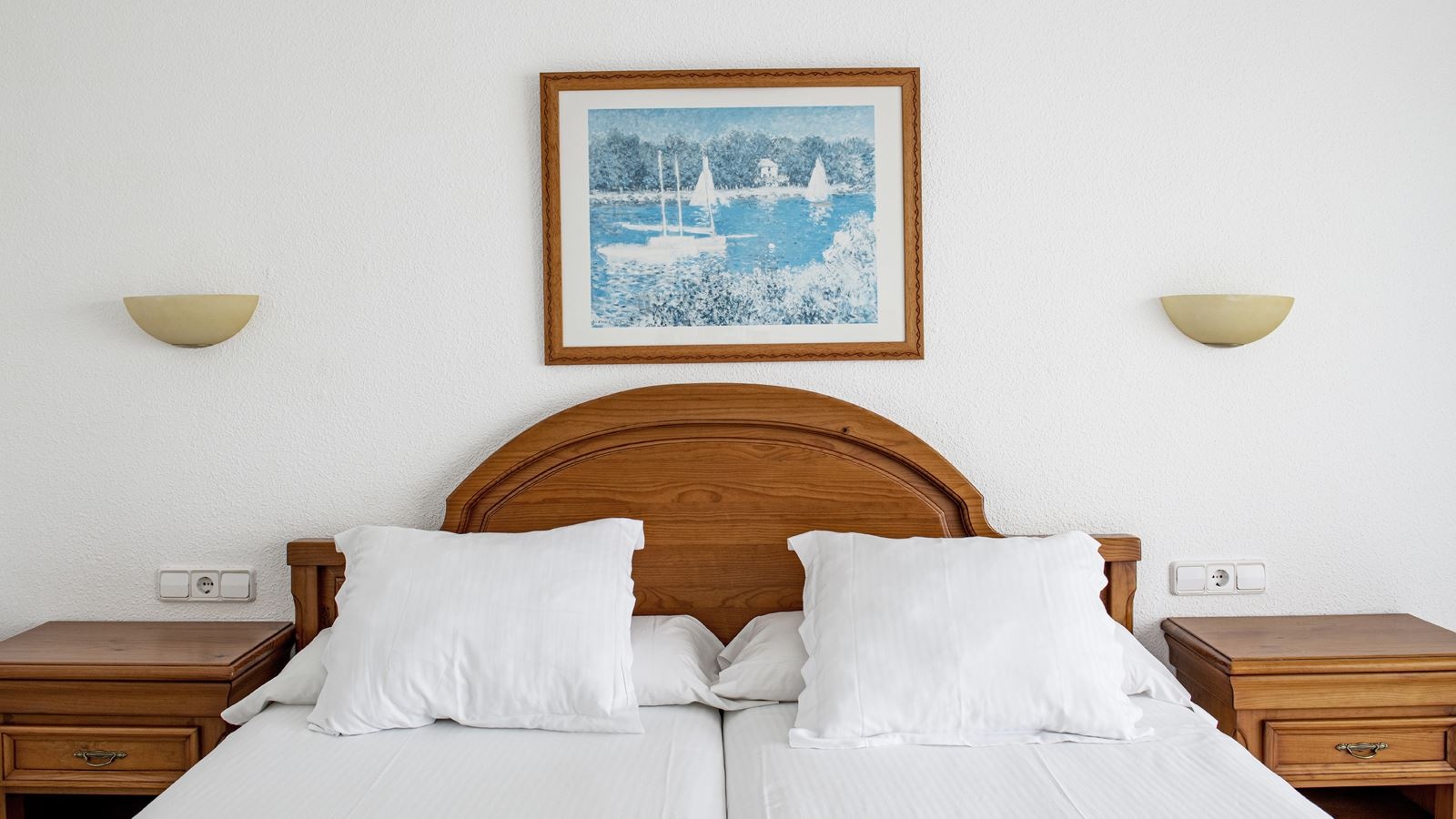 rooms-double-single-use-side-sea-view