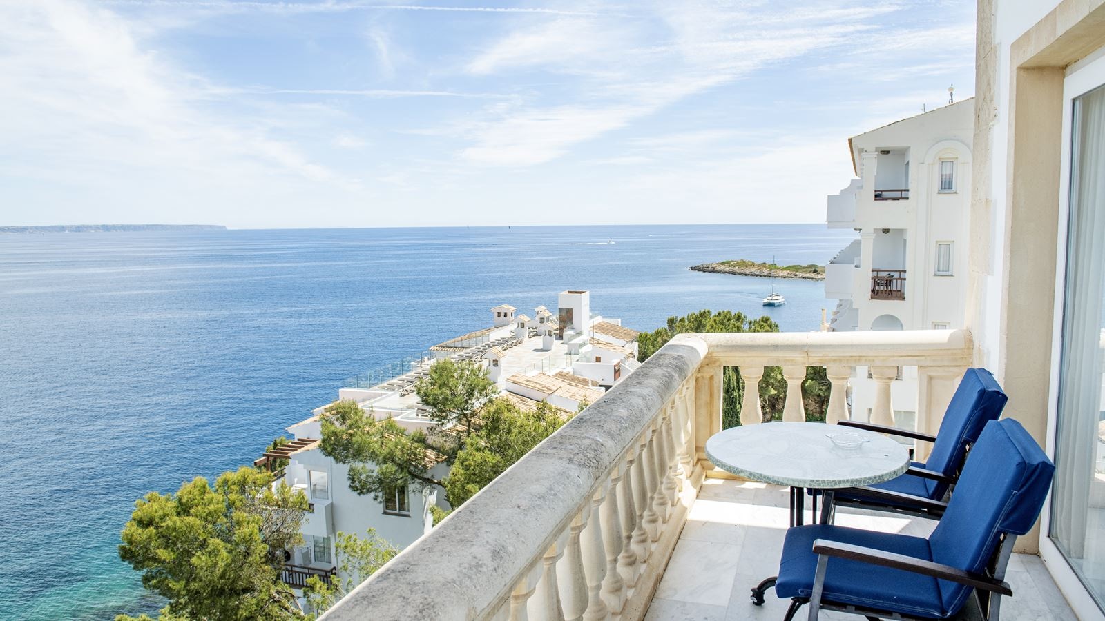 rooms-double-single-use-side-sea-view