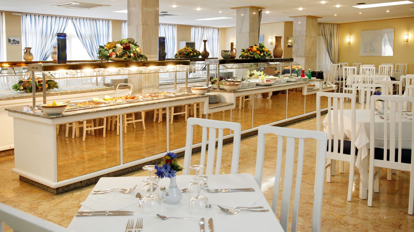 restaurants-main-building