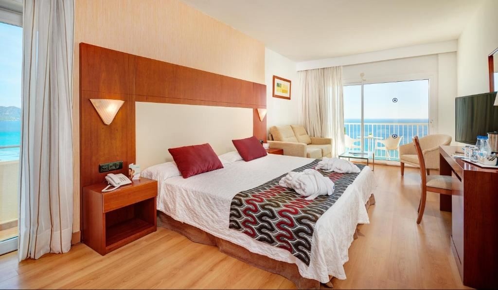 rooms-junior-suite-seaview-balcony-or-terrace