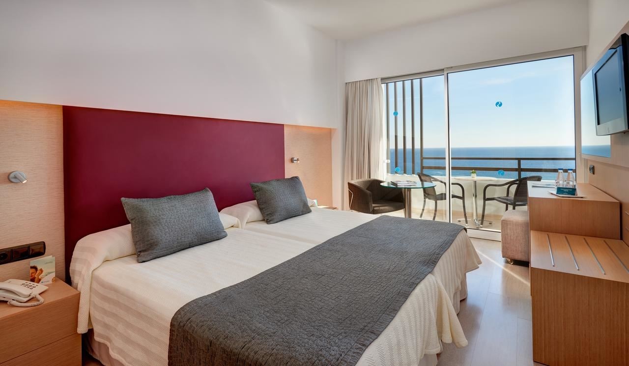 rooms-room-double-seaview-balcony-or-terrace