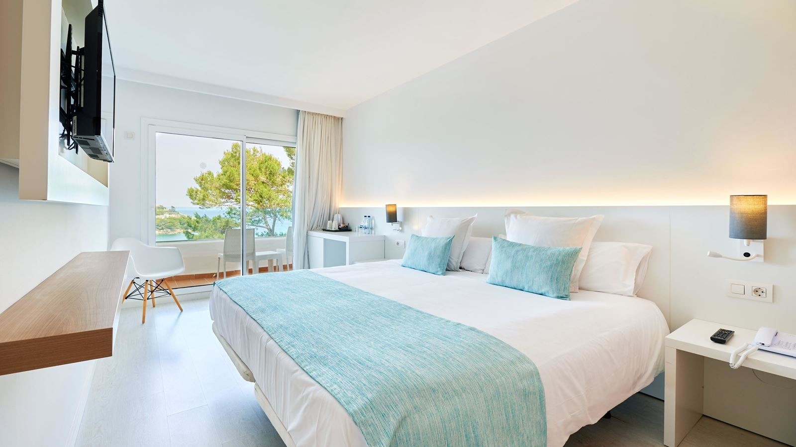 rooms-room-double-seaview-balcony