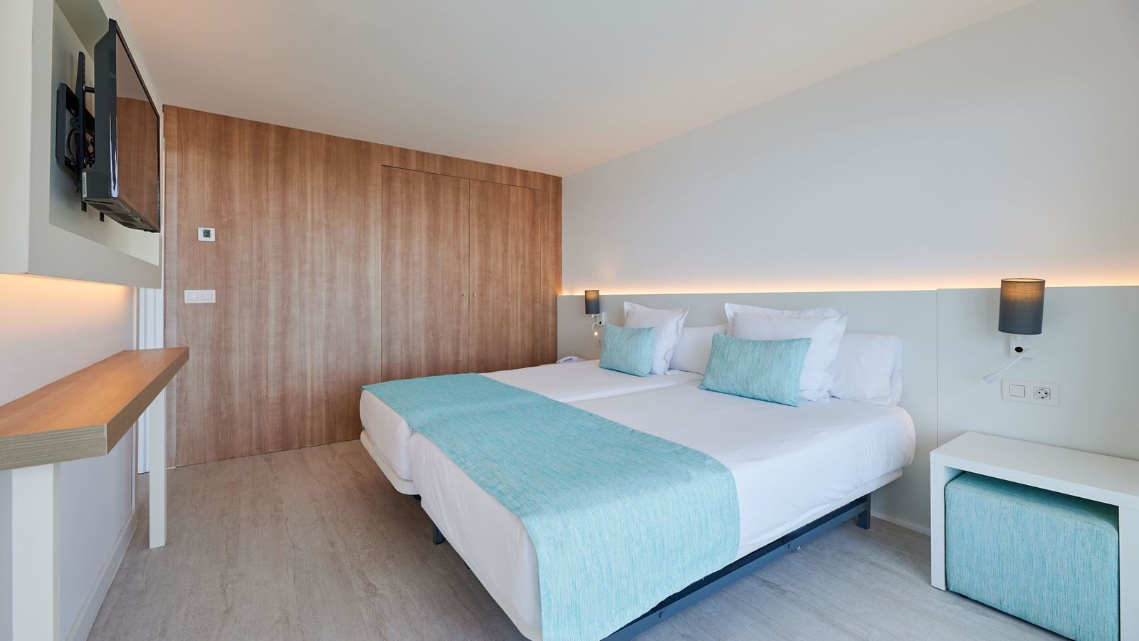 rooms-my-favorite-club-double-superior-sea-view-with-balcony