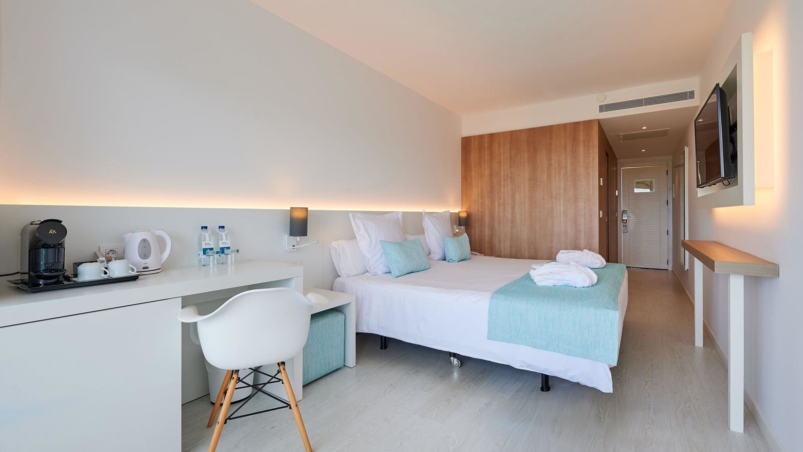 rooms-double-superior-sea-view-with-balcony