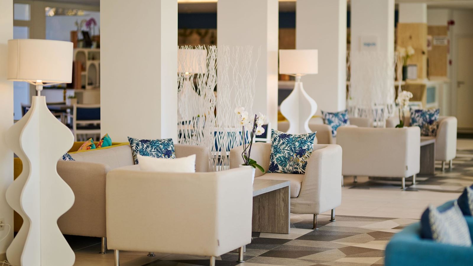 bars-kentia-pool-club