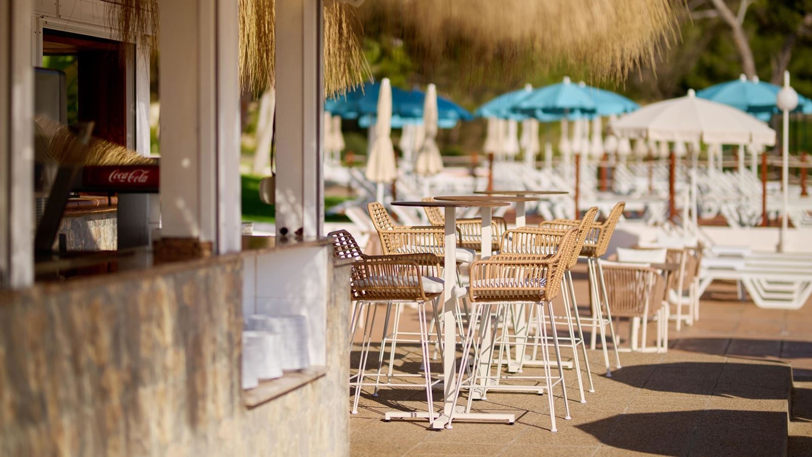 bars-kentia-pool-club