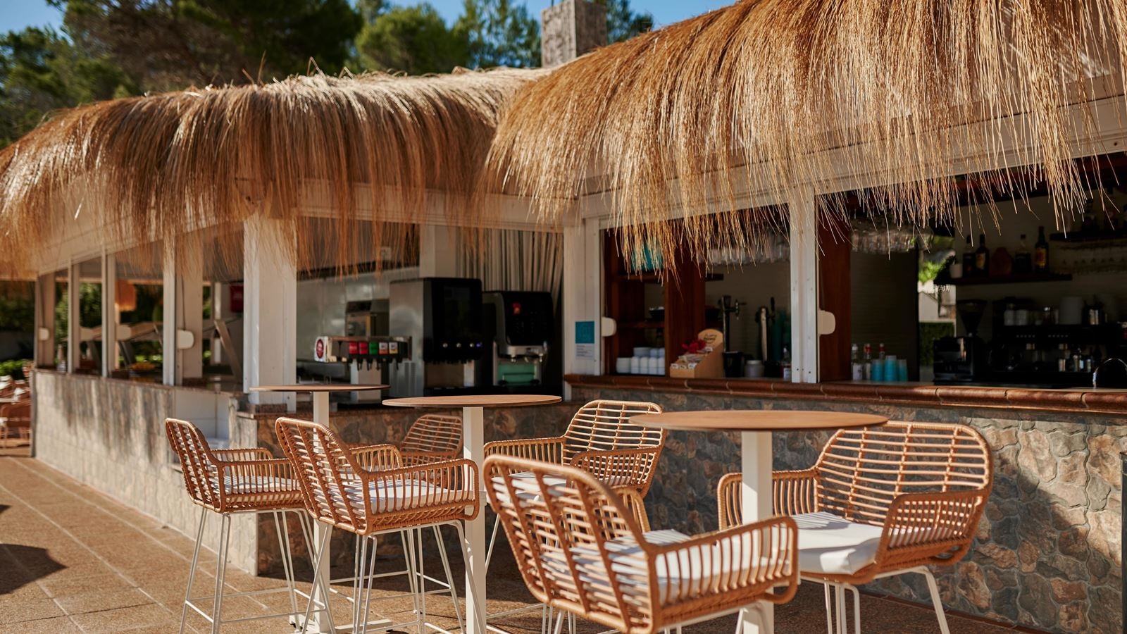 bars-kentia-pool-club