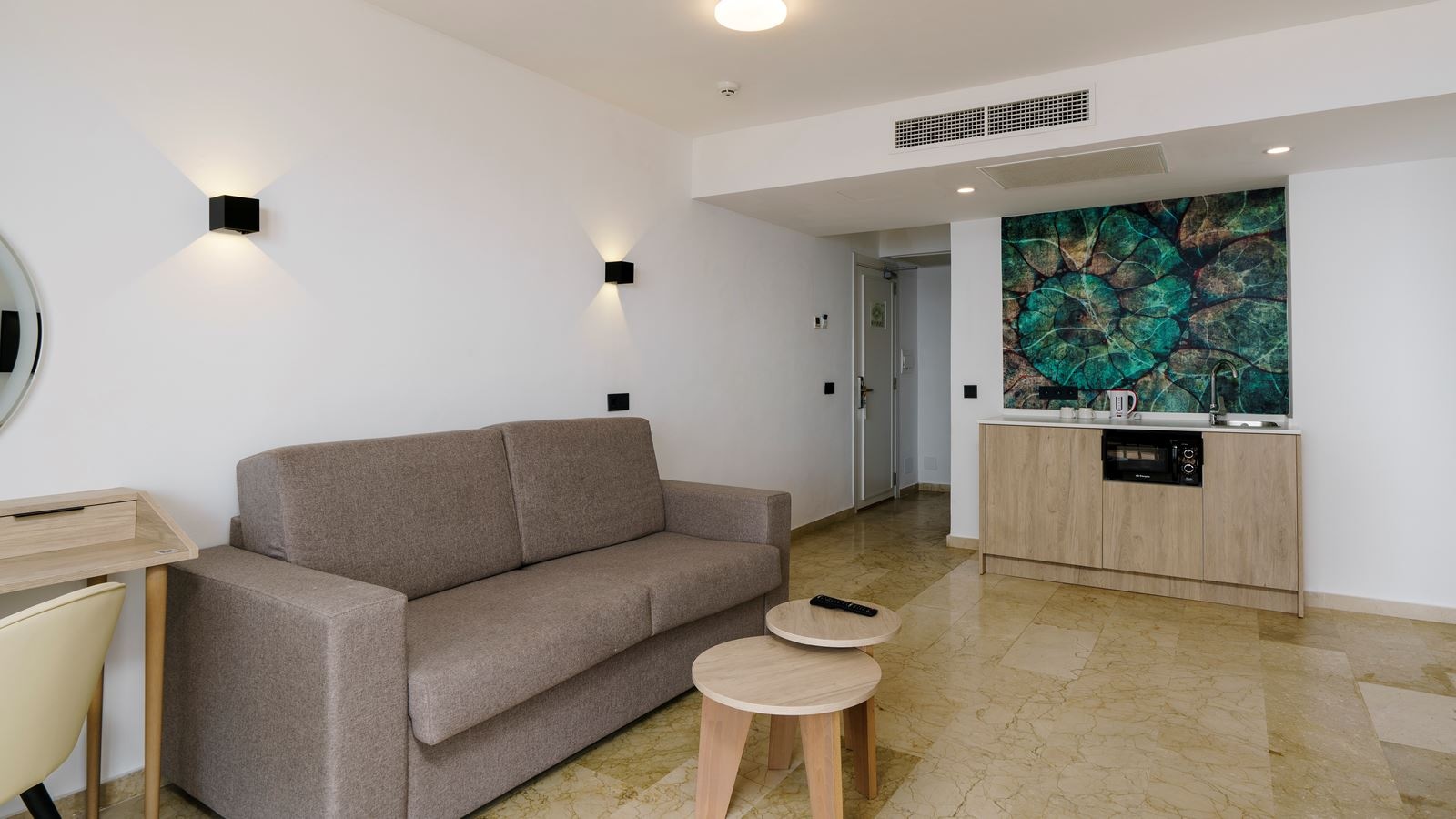 rooms-suite-2-bedrooms-balcony-or-terrace