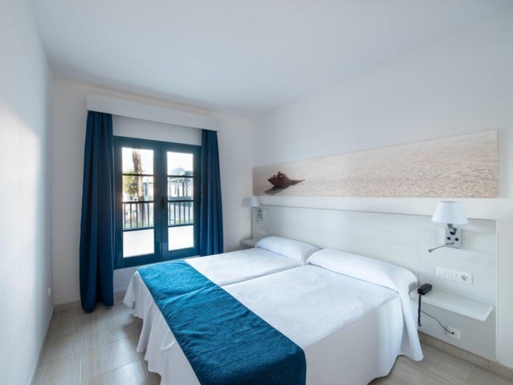 rooms-a1ppool-apartment-premium-poolview--1-bedroom-with-balcony