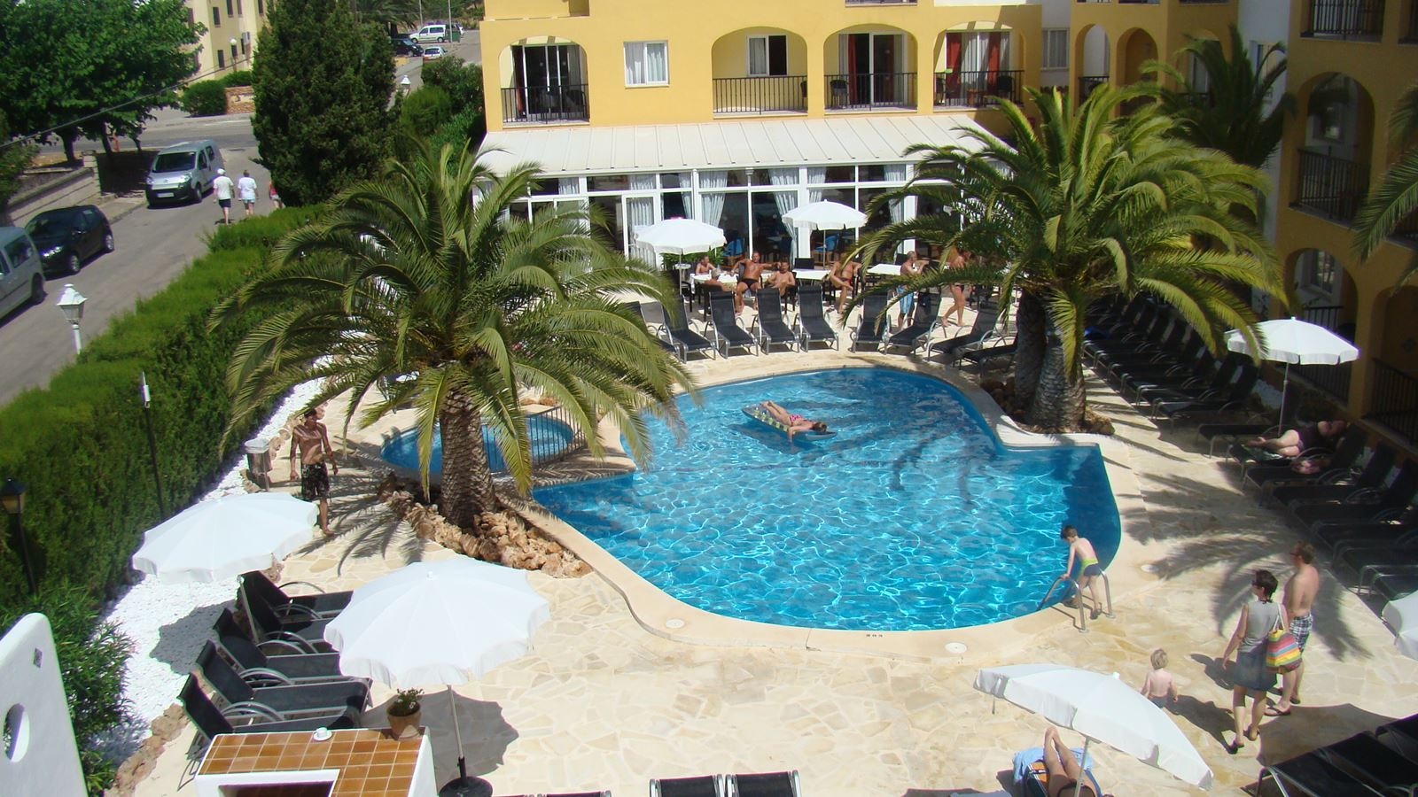 pools-outdoor-pool