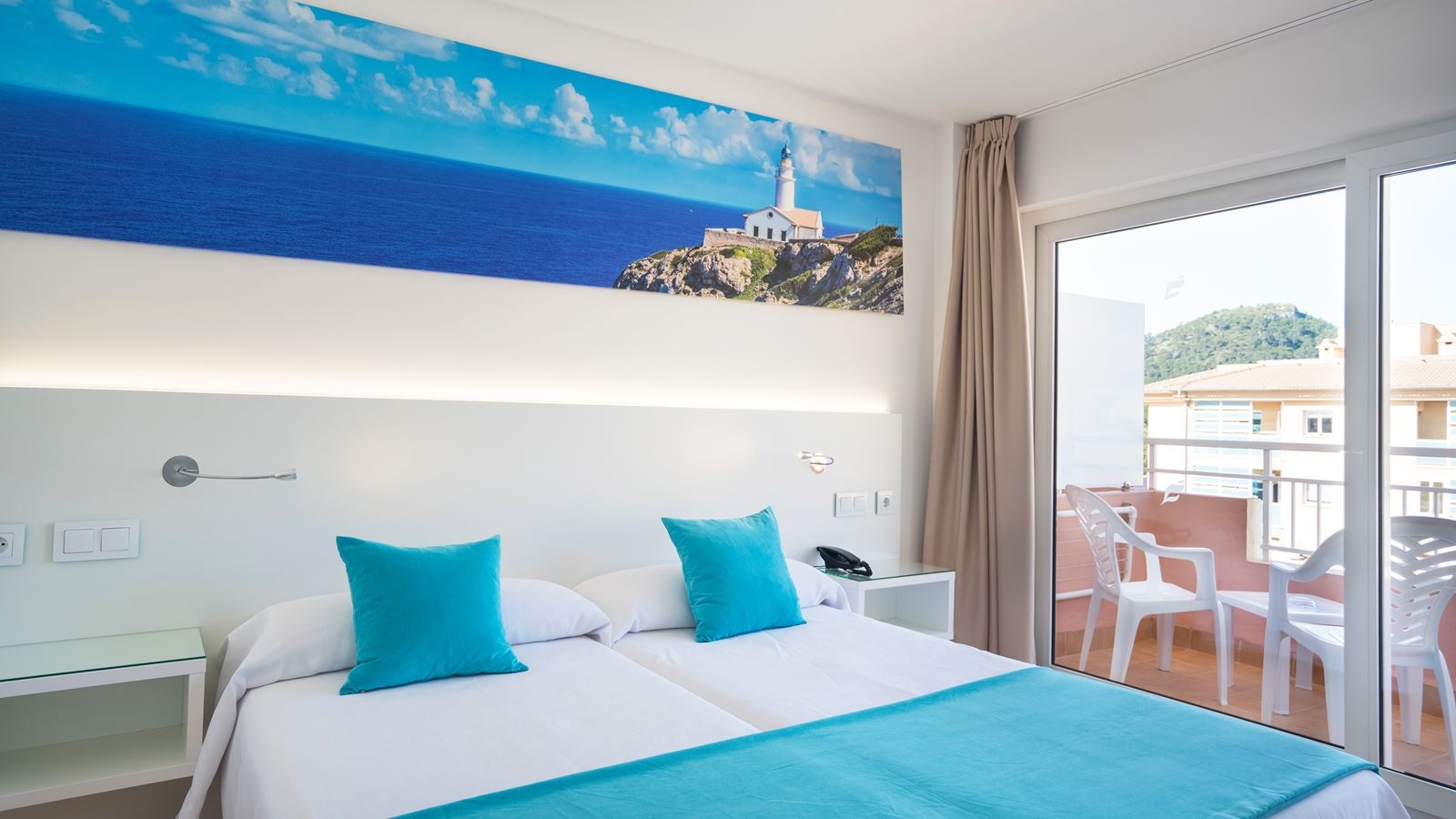 rooms-room-double-balcony