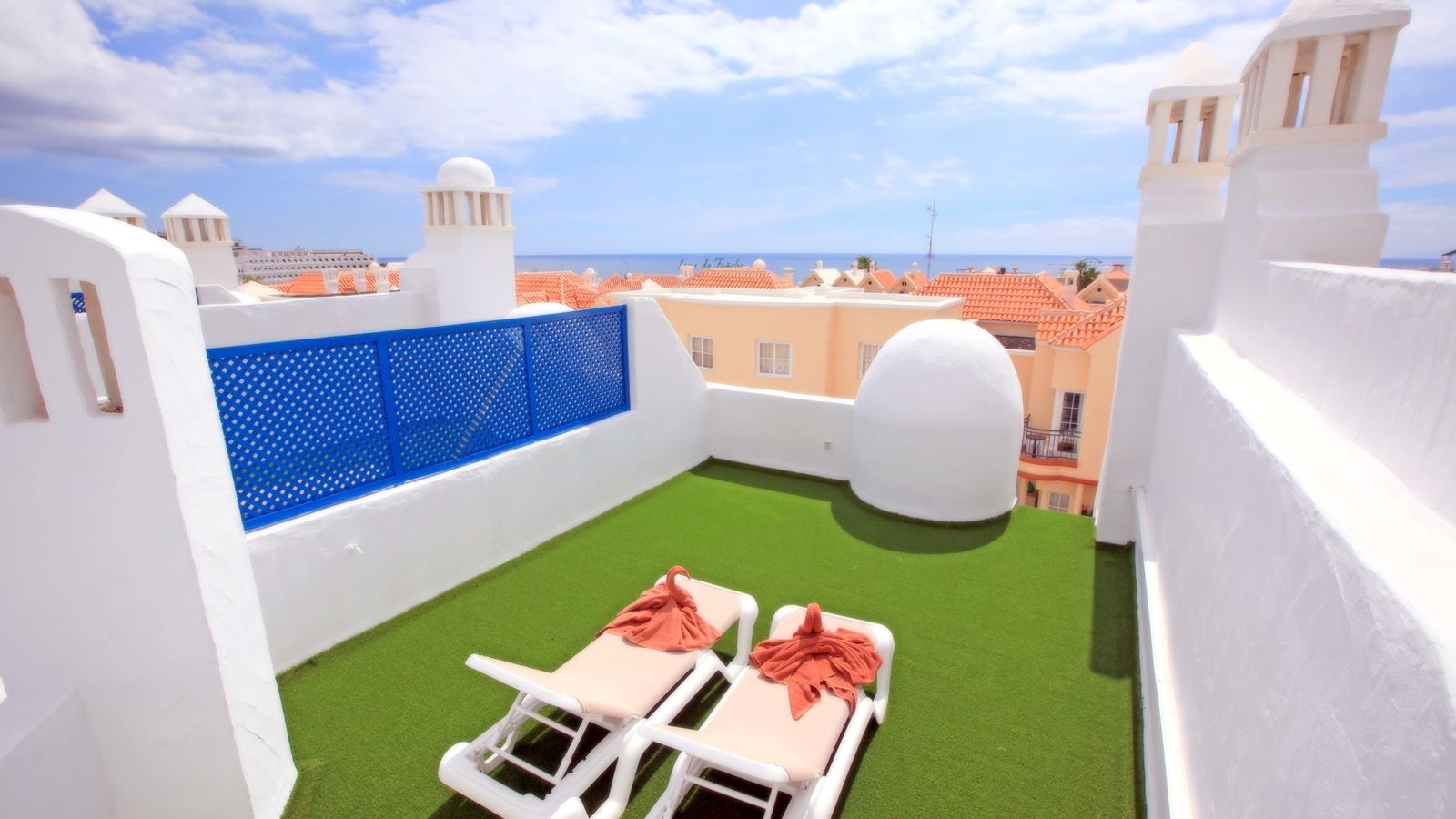 rooms-apartment-2-bedrooms-balcony-or-terrace