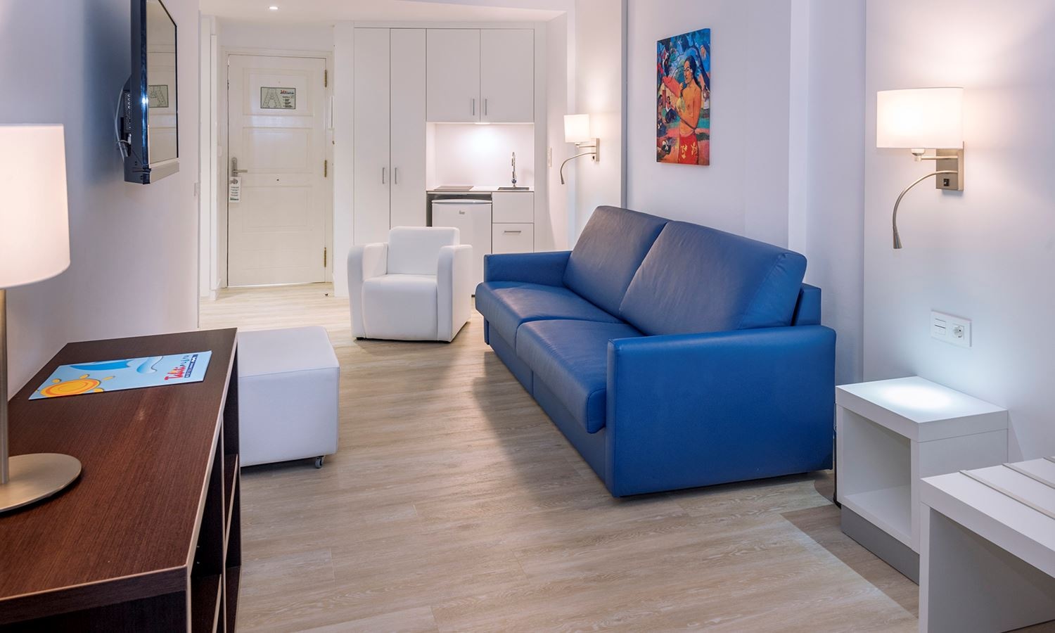 rooms-suite-balcony-or-terrace