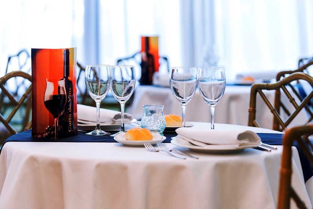 restaurants-restaurant