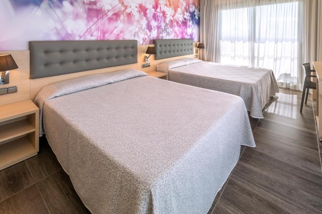 rooms-triple-balcony-or-terrace