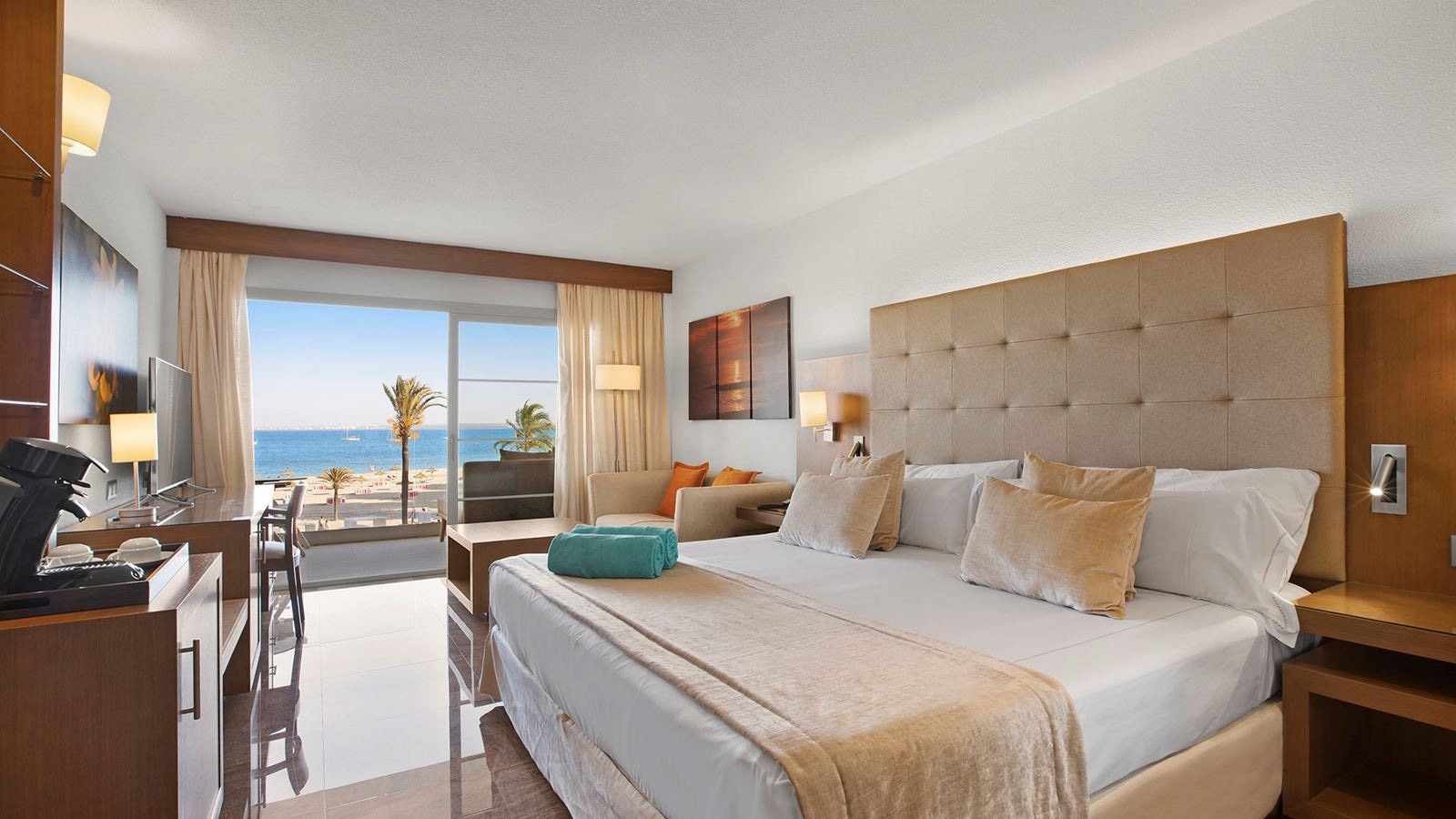 rooms-double-superior-frontal-sea-view-balcony-or-terrace