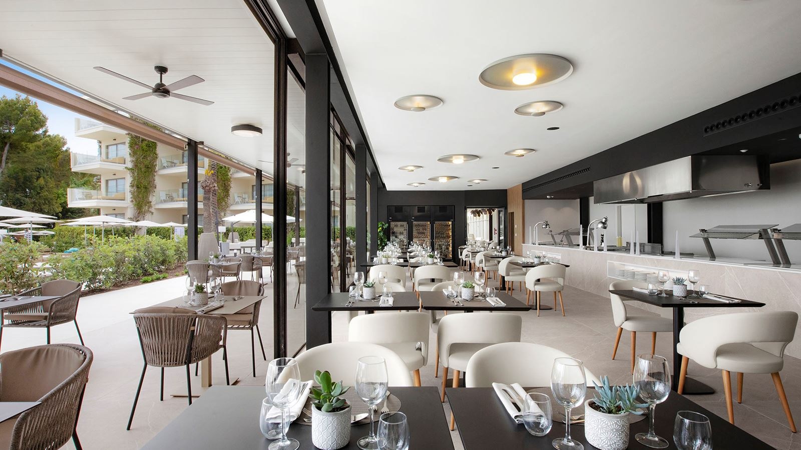 restaurants-adagio-buffet-restaurant