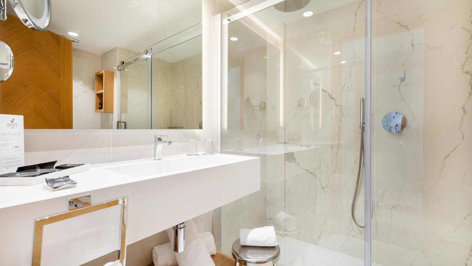 rooms-double-superior-balcony