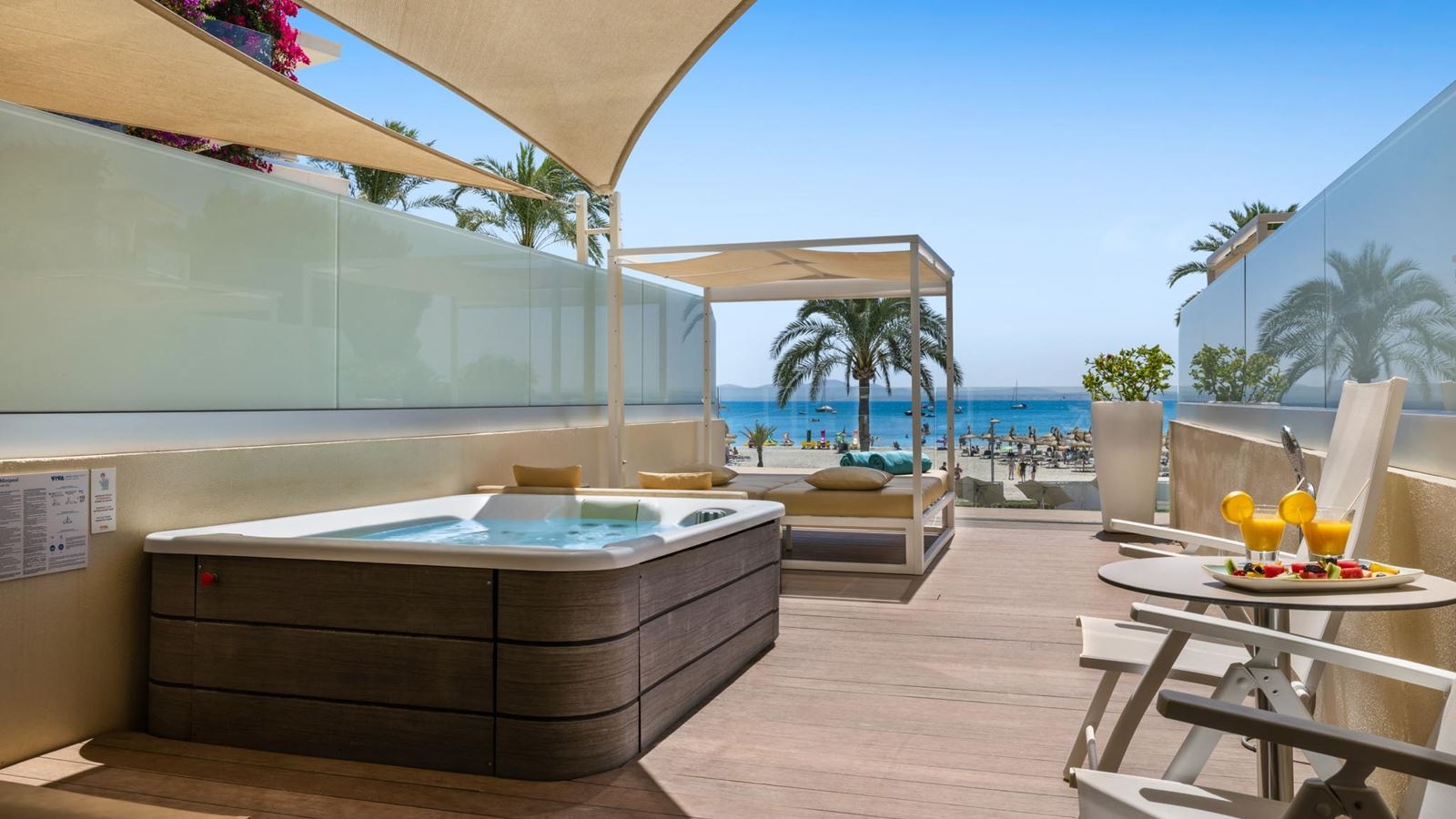 rooms-double-royal-terrace-sea-view-first-floor--terrace-with-jacuzzi-at-same-level