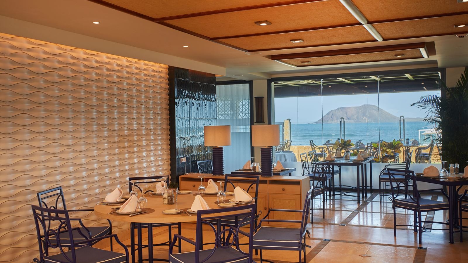 restaurants-seaside-grill