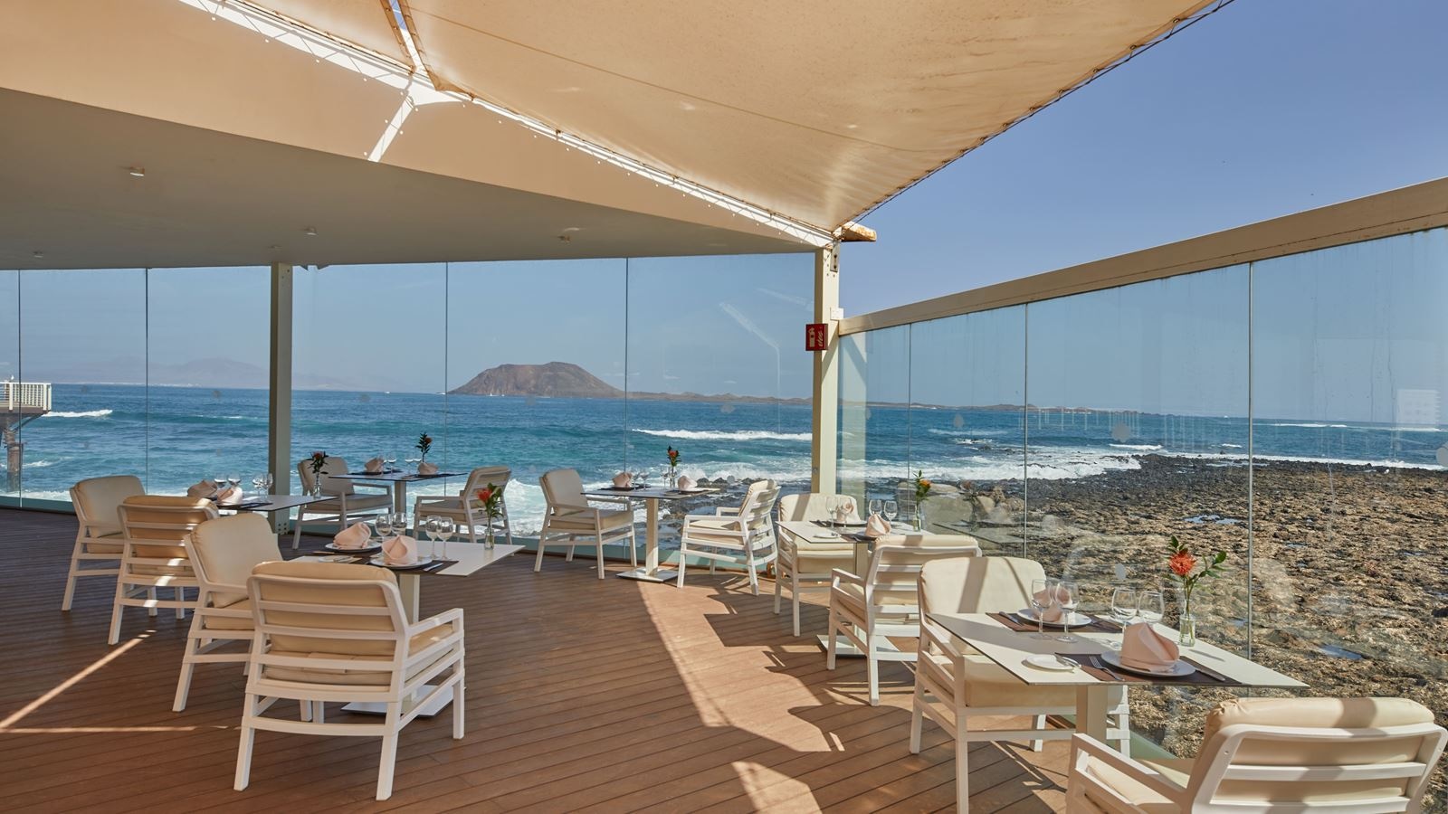 restaurants-the-bay-lounge