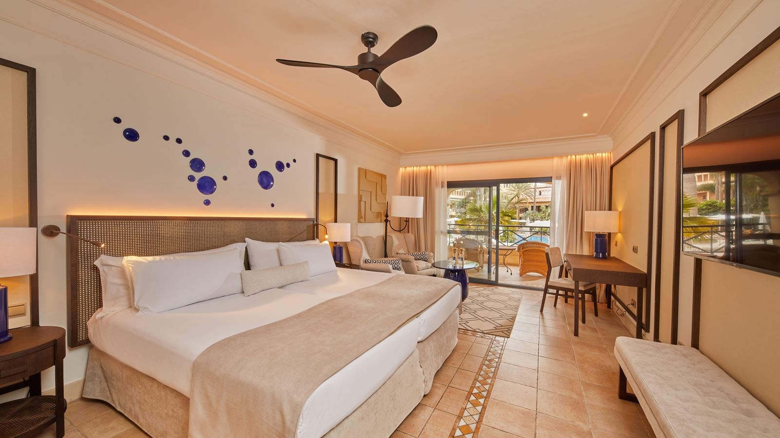 rooms-junior-suite-poolview-balcony-or-terrace