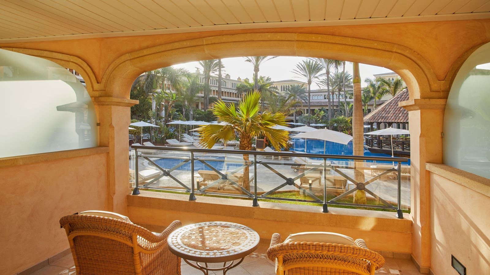 rooms-junior-suite-poolview-balcony-or-terrace