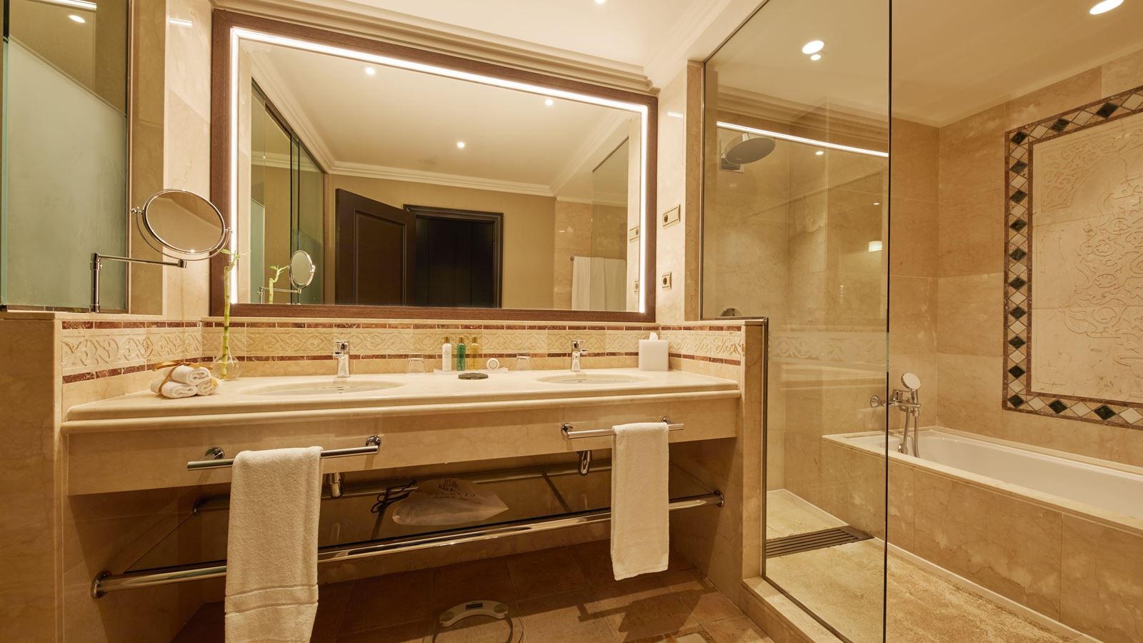 rooms-junior-suite-deluxe-gardenview-balcony-or-terrace