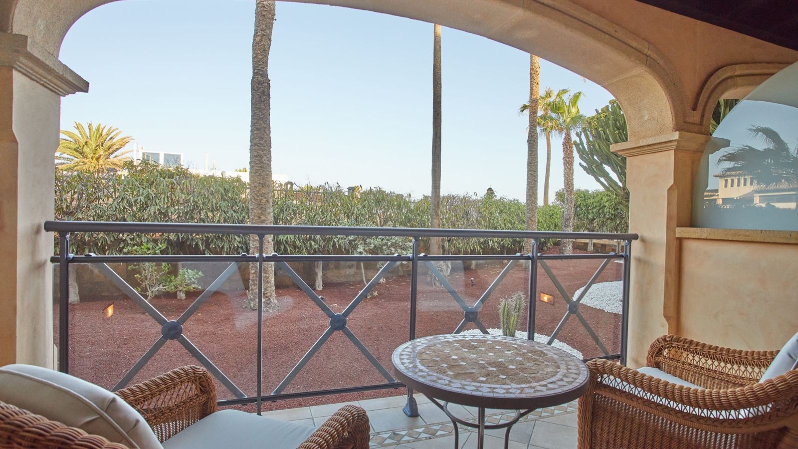 rooms-junior-suite-deluxe-gardenview-balcony-or-terrace