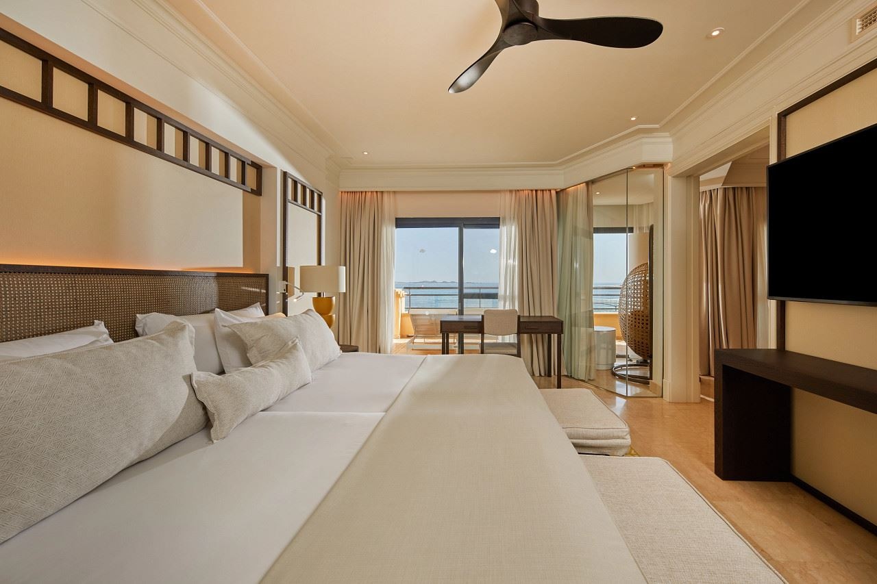 rooms-preferred-club-suite-frontal-ocean-view-balcony-or-terrace