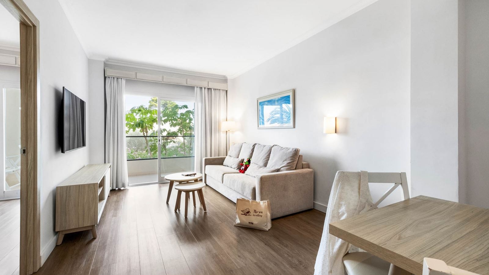 rooms-apt-1-bedroom-pool-view-selection-club