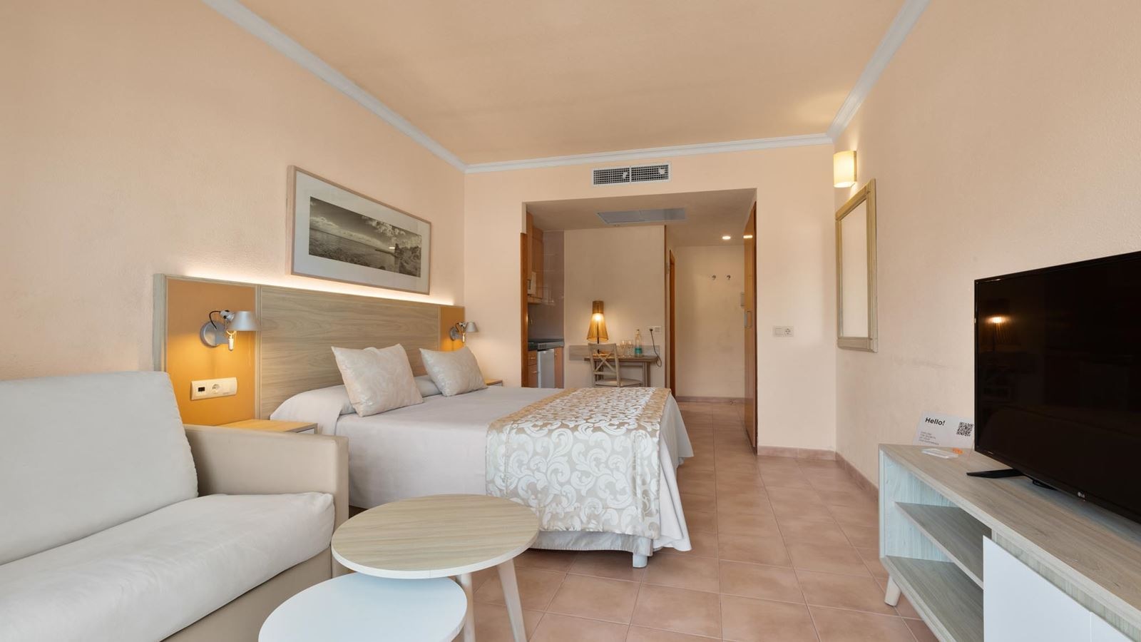 rooms-studio-balcony-or-terrace