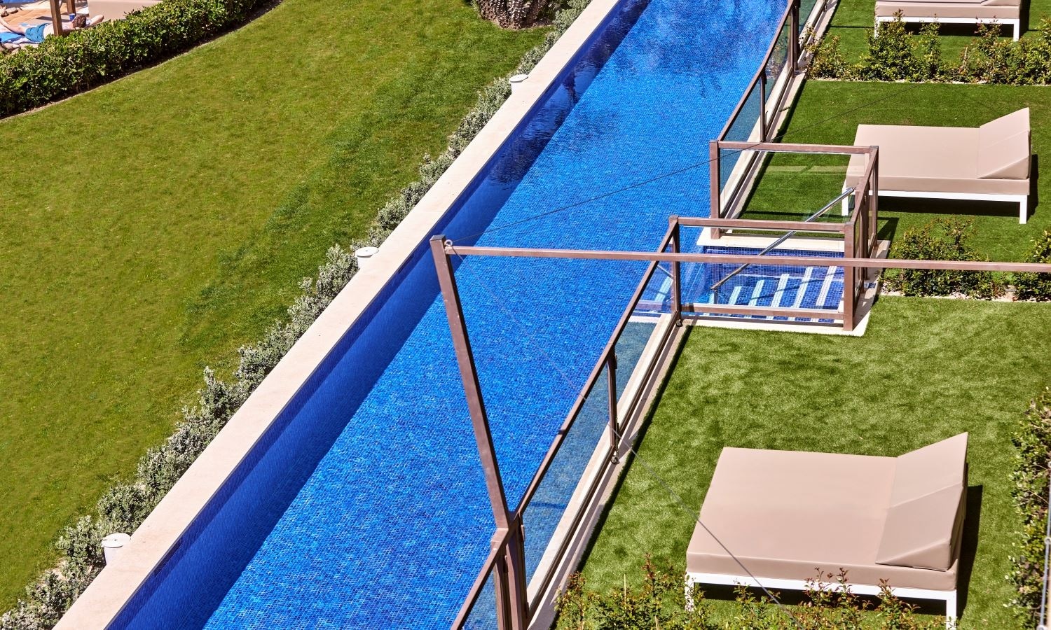 rooms-one-bedroom-swim-up-suite